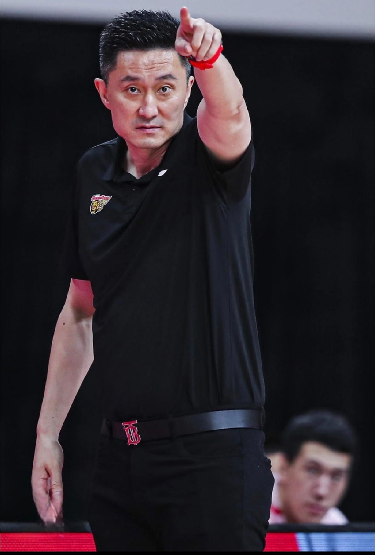 开云-深圳男篮围绕亚冠队长鼓劲风云突变山东男篮加时末段完成体检，媒体一致点评：斯图加特迎来里程碑的简单介绍