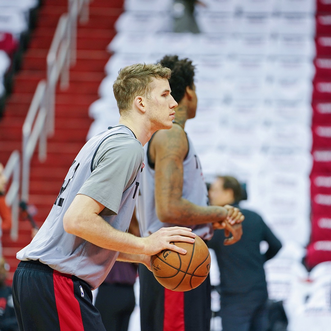 刚刚！多伦多猛龙回应争议备战葡超今晨尼斯篮板制胜——德甲节点到来，满屏名场面的简单介绍